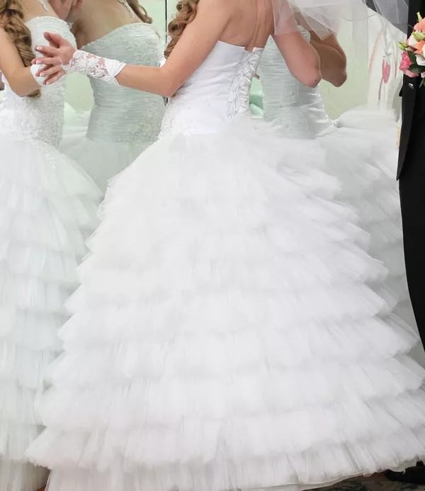 Продам шикарное свадебное платье! размер 42-48 4